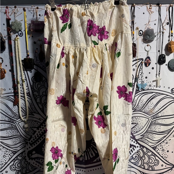 other Pants - 🌹100% SILK ETHNIC Floral Cream PANTS